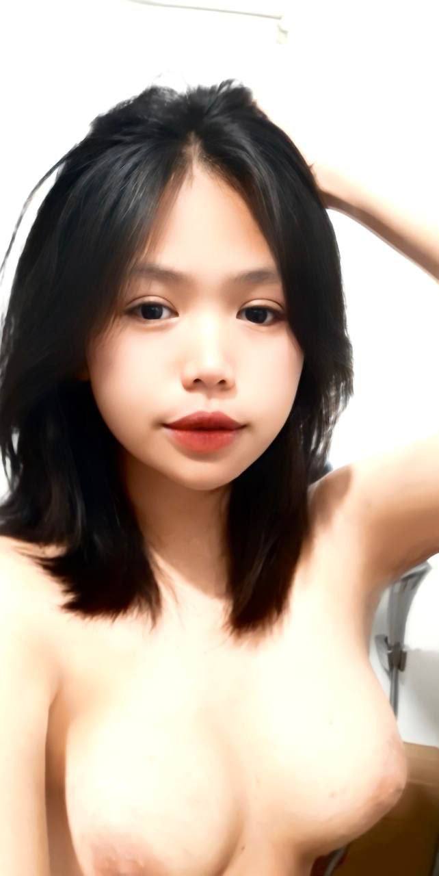 Con gái đi bán thân cho những gã giàu có để kiếm tiền chữa bệnh cho mẹ